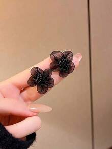 1pair Elegant Black Flower Shaped Stud Earrings Suitable For Women To Wear In Any Occasion Valentines,Mom,Mother,Mother's Day,Gift - 黑色 - 查看 1