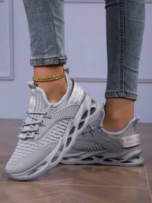 [0.5 Size Up] 1 Pair Women's Fashion Solid Color Running Shoes, Breathable Non-Slip Sneakers, Lightweight & Comfortable Outdoor Sports Shoes, Soft Thick Sole Increase Height Chunky Sneakers, Shock Absorbing, Mesh Breathable, Slip-On Sock Shoes, Versatile For Casual, School, Travel, Walking - Grey - View 5
