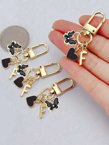 Mặt dây chuyền hình trái tim cá nhân hóa với nơ 3D, chữ cái đầu và lời nhắn/thư tình | Móc khóa hình trái tim | Phụ kiện túi xách tùy chỉnh | Quà tặng, Móc khóa, Phụ kiện điện thoại độc đáo, Thiết kế nơ tối giản đính kim cương, Thích hợp cho ví và điện thoại nữ, Có thể tặng bạn bè, gia đình, bạn gái, Cũng có thể dùng làm phụ kiện ngoài trời, phụ kiện dự tiệc, quà tặng, quà lưu niệm, phụ kiện túi xách nữ, phụ kiện xe hơi, quà tặng cho nữ - Nhiều màu - Xem 4