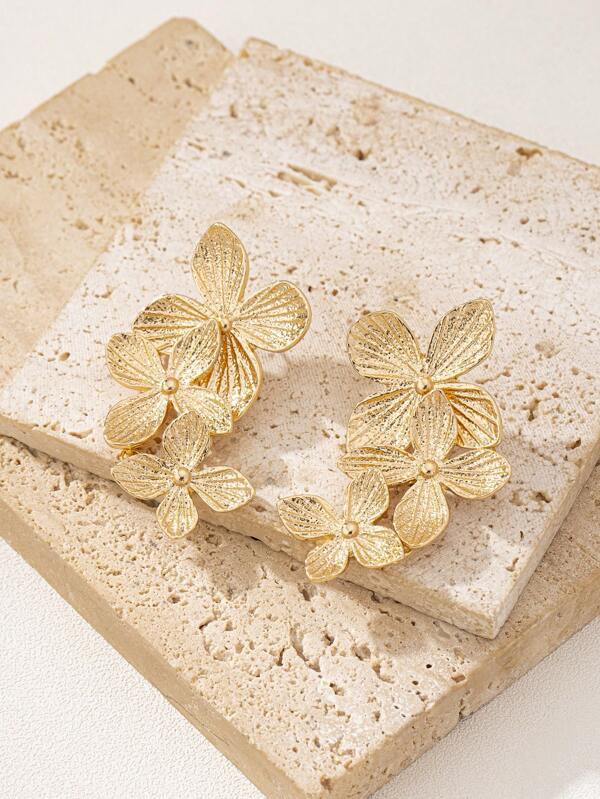 1 Pair Fashionable & Elegant Symmetrical Flower Petal Earrings