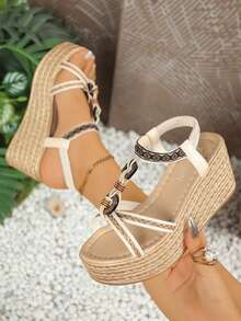 女士米色厚底凉鞋，时尚圆头坡跟厚底编织带仙女风格夏季一脚蹬凉鞋，百搭厚底米色凉鞋，沙滩休闲鞋搭配连衣裙和旗袍