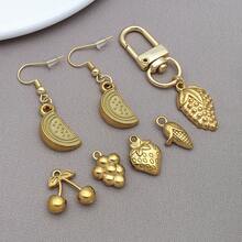 2 件金色不锈钢水果吊饰樱桃西瓜草莓食物吊坠适用于 DIY 珠宝耳环手链项链工艺钥匙扣