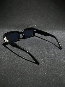 1pc Crystal Cross Heart Metal Decor Sunglasses, Retro Small Square Frame Tinted Vintage Classic Fashion Stylish Luxury Travel Eyewear, Tortoiseshell - Khung đen/phim xám toàn phần (có hình chữ thập kim cương) - Xem 3
