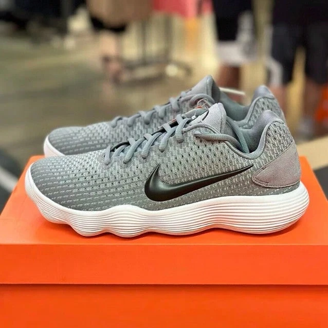 Nike Men's Hyperdunk 2017 React Low EP Low-Top Basketball Shoes - Grey - View 1