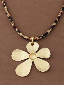 1 pezzo Collana di moda 2025 nuova, di lusso, in stile retrò con motivo leopardato, pendente a fiore martellato di grandi dimensioni color oro opaco, catena estendibile da 18"+2" per uso quotidiano delle donne