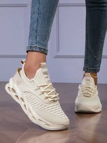 [尺码偏大半码] 1 双女士时尚纯色跑步鞋，透气防滑运动鞋，轻便舒适的户外运动鞋，柔软厚底增高厚底运动鞋，减震，网眼透气，一脚蹬袜子鞋，适合休闲、户外、上学、旅行、散步 - 米色 - 查看 2