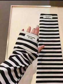 1 Pair Women's Loose Stripe Arm Sleeves, Lightweight For Spring/Summer, Breathable Long Arm Warmers For Driving, 2 Random Styles Without Tags