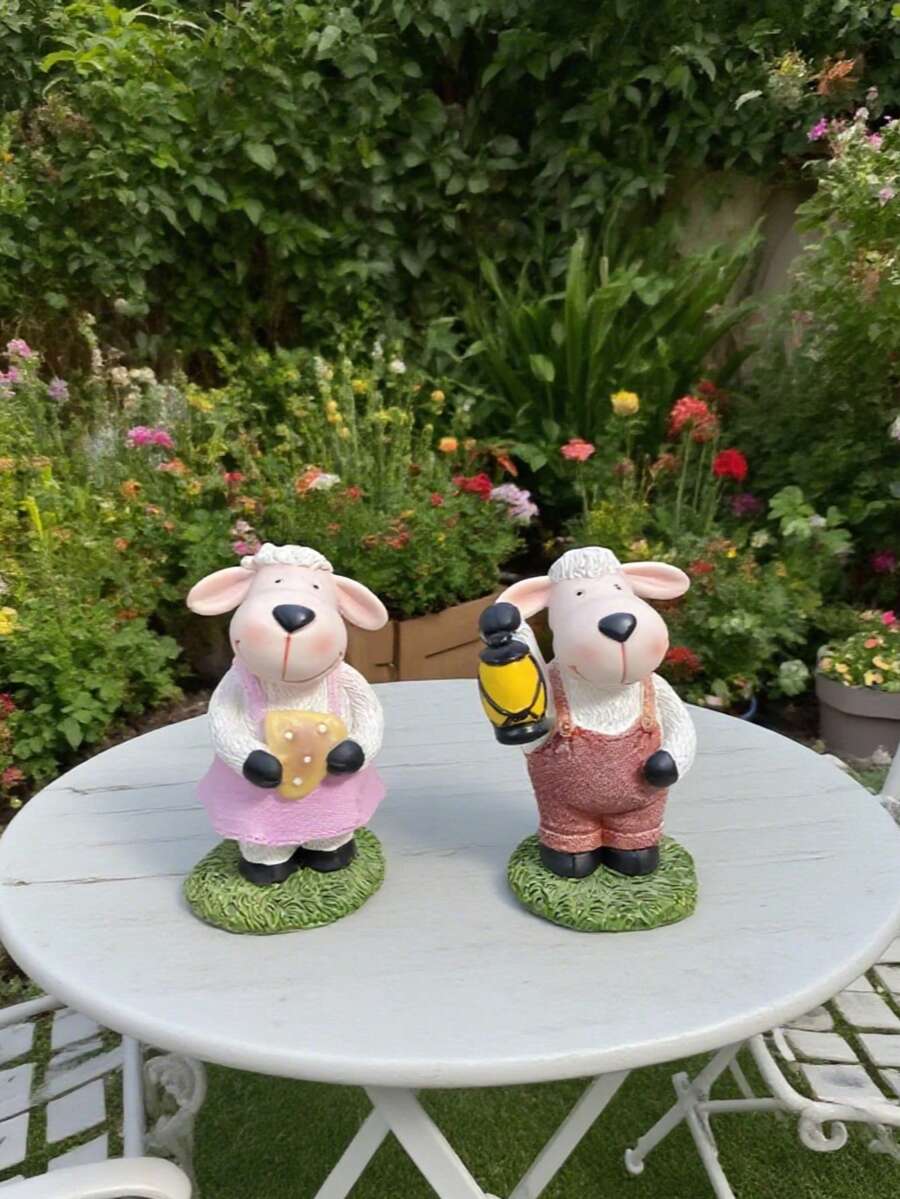1 Stück süße, natürliche Harz Schaf Figur, niedlich, verspielt, rustikal, lebhaft, gemütlich, dekorative Schaf Figur für Garten, Außenbereich, Harz Statue, Schaf-Form, rustikaler Stil, süßer Stil, Laterne, Blumen, Rasen, Gartendekoration, Terrasse, Balkon Dekoration, Harz Gartendekoration, Schaf-förmige Figur, rustikale Gartendekoration, süße Schaf Ornament, lustige Gartendekoration, Outdoor Tierfigur, rustikale Hof Dekoration