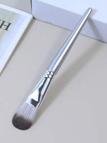 1 件银色粉底刷、面膜刷、化妆刷