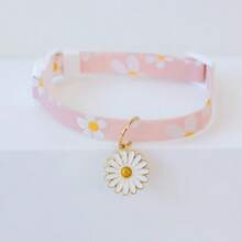 1pc Pet Cat Collar, Cute Daisy Flower Cat Collar For Summer, Cat Necklace Accessory, Adjustable Non-Choke Collar With Bell, Lace Flower Cat Collar, Suitable For Small Dogs And Cats