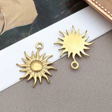 2 件时尚金色不锈钢天体太阳月亮饰品金属太阳吊坠适用于 DIY 珠宝耳环手链项链工艺钥匙扣配件 - 金色 - 查看 11