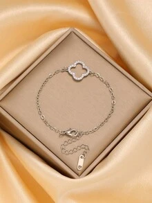 时尚欧美四叶草造型锆石镶嵌女士手链套装，适合多种场合，可叠戴，也适合作为礼物送给朋友