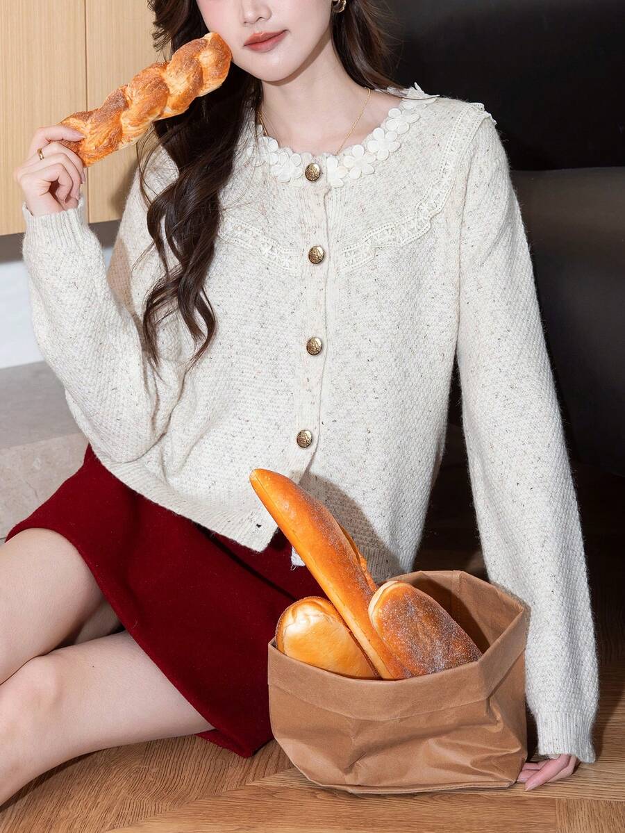 女式花卉装饰圆领毛衣开衫,秋冬 - 米色 - 查看 1