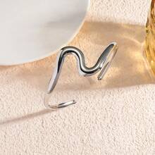 1 件几何波浪镂空金属光滑独特不对称时尚袖口，适合日常穿着、派对和聚会 - 彎曲臂環 - 查看 14