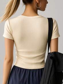 Camiseta de Mujer Ajustada de Canalé con Escote en V - Casual y Versátil para Diario Preguntar a ChatGPT - Beis - Ver 3