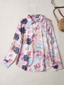 قميص نسائي كبير الحجم بأكمام طويلة مطبوع عليه أزرار بتصميم بسيط