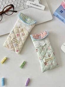 1Pc Quilted Cute Glasses Bag Glasses Organizer Glasses Holder Girl's Glasses Storage Box Sunglasses Accessories Jewelry Organizer OSMO Pocket 3 Storage Bag Multi-Functional Storage Bag Clutch With Buckle Closure Design Perfectly Protecting Sunglasses And Making It A Great Gift Birthday Gift Gift For Good Friends Back To School Gifts Moms Gifts Teachers Gifts Bridesmaid Gift Travel Essentials Cruise Essentials Dorm Essentials