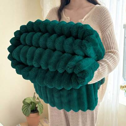 1pc Solid Color Fluffy Plush Throw Blanket, Soft Warm Cozy Fleece Blanket, Multipurpose Blanket For Travel, Bed, Sofa, Office, Suitable For All Seasons, Bedroom Decor, Perfect Gift For Friends And Family