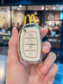 Easypie Selection Precise Logo Decorated Keyring Cover, Car TPU Pink/Black Silver/Purple/Black Gold Key Fob Shell Fit For 4 Buttons TPU Car Key Case Tuscon Santa Fe Reina Sonata Elantra Creta Ix 35 Ix 45 I10 I30 I40 Smart Key Cover