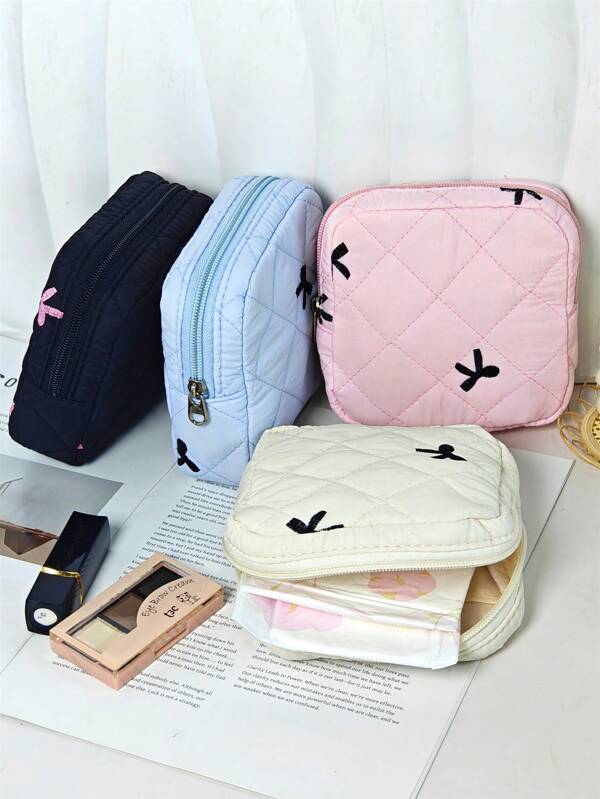 حقيبة مستحضرات تجميل أنيقة بلون أحادي مطرزة، محفظة مدمجة وملائمة، كيس تخزين فاخر يستهوي قلب الفتاة الرقيق، حقيبة مكياج خفيفة الوزن ناعمة، يمكن أن تحتوي على أحمر الشفاه والفوط الصحية والأساور وغيرها من العناصر الصغيرة، كيس تخزين الفوط الصحية للفتيات لتجنب الحرج، حقيبة ضروريات السفر للمدرسة والعطلات والعودة إلى المدرسة والسفر للنساء