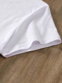 Camiseta estampada con una astronauta jugando al baloncesto, camiseta holgada y casual de cuello redondo y manga corta. - Blanco - Ver 5