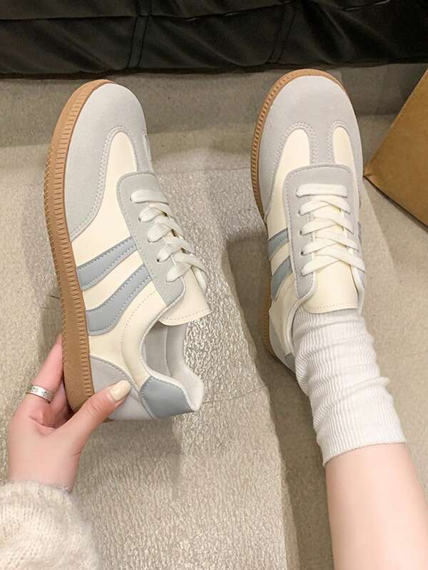 Zapatillas deportivas casuales con cordones y parches de colores para mujer, adecuadas para primavera/otoño, uso estudiantil/casual