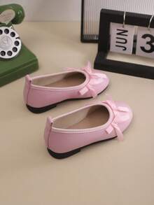 1 par de sapatilhas novas de cor sólida para meninas, decoração com laço, sola macia e respirável, sapatos casuais, adequados para bebês e crianças pequenas, todas as estações