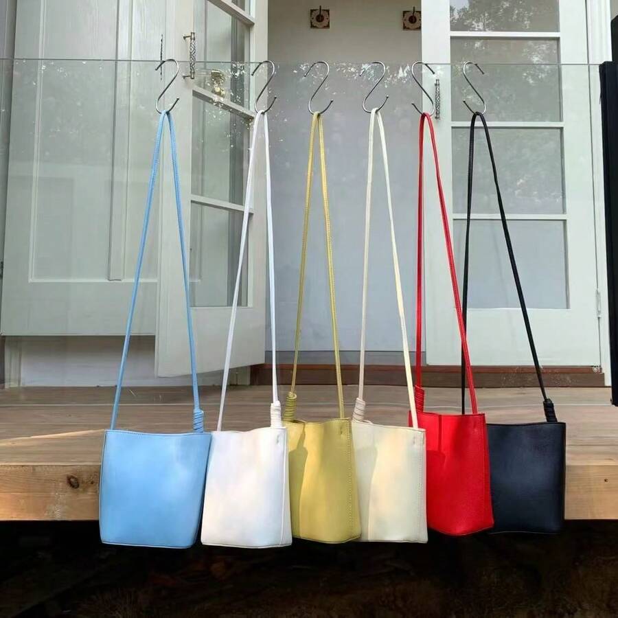 Women Shoulder Bags - 黑色 - 查看 1