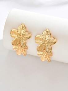 1 Pair Vintage Elegant Golden Flower Stud Earrings, Casual Wear Gift For Friends - Gold - View 4