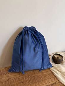 三种尺寸可选，适合大多数包袋。这款奢华包袋防尘套束口袋，材质柔软，不会损伤包袋。非常适合存放婚纱、拉菲草袋内衬、吹风机和衣物。防潮、抗老化、柔软的面料，使其成为馈赠佳品和旅行收纳好帮手。 - 藍色 - 查看 6