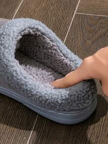 Sandal Pria Berbahan Plush dengan Desain Patchwork, Untuk Dalam/Luar Ruangan, Hangat, Anti Selip, Tahan Lama, Abu-abu Netral, Musim Dingin - Grey - View 3