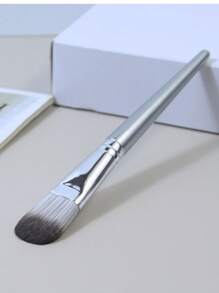 1 件银色粉底刷、面膜刷、化妆刷