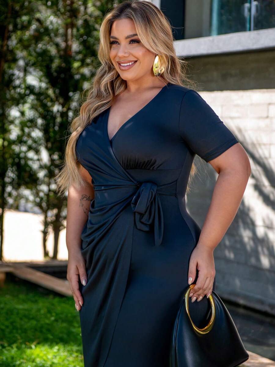Plus Size Dress Short Sleeve Loose Comfortable Adjustable V Neckline - Black - View 1