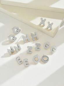 1 对泡泡首字母耳钉精致泡泡方晶锆石 26 个字母 A-Z 个性化名字耳钉情人节珠宝生日礼物适合女士和女孩 - 大號字母耳環 - 查看 10