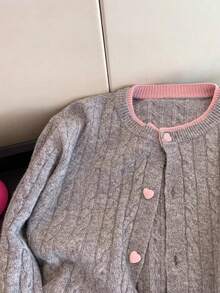 女士针织开衫，柔软优雅的心形纽扣开合，适合春秋季日常穿着