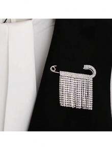 1pc Fashionable Korean Style Rhinestone Tassel Sweater Brooch Pin, Camouflage Bohemian Elegant Street Style Cardigan Shawl Clip Accessories Office Accessories Shirts Jacket Jewelry Christmas Halloween Clothes Pin Funny Cute Teacher Gifts Costume Accessories Bag Charms