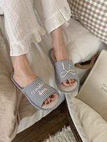XIXITIAO Damskie, stylowe, pionowe paski z kokardką i wzorem liter, wygodne, oddychające, płaskie buty, lniane kapcie z miękkim dnem i blokami kolorów - Szary - Zobacz 2