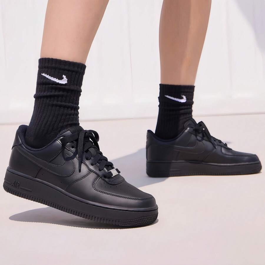 Nike Giày thể thao đế xuồng cổ điển đa năng Air Force 1 '07 dành cho nữ