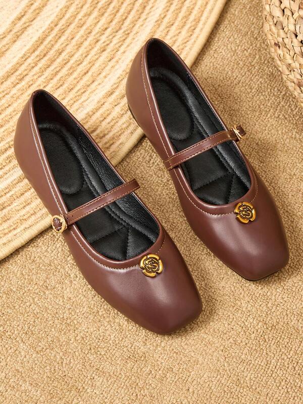 Vintage French Mary Jane Shoes, Brown Patent Leather Square Toe, Strap Metal Buckle, Elegant Versatile, Soft Sole, Fashionable & Comfortable For All-Day Wear In Summer, Women's Flat Shoes, New, Simple, Casual Slip-On, Solid Glossy, Mini Flower, Buckle Style, Suitable For Valentine's Day, Mother's Day Gifts, Weddings, Parties, Office Wear (Size Runs Small, Shoes Fit Narrow, Suggest Ordering One Size Up)