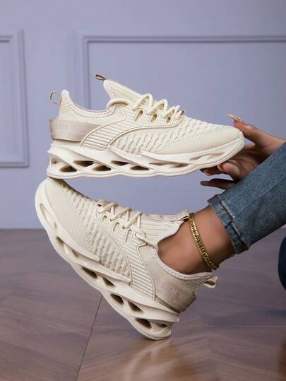 [Runs Large Half Size] 1 Pair Women's Fashion Solid Color Running Shoes, Breathable Non-Slip Sports Shoes, Lightweight & Comfortable Outdoor Sneakers, Soft Thick Sole Increase Height Chunky Sneakers, Shock Absorbing, Mesh Breathable, Slip-On Sock Shoes, Versatile For Casual, Outdoor, School, Travel, Walking