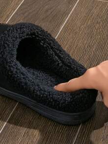 Pantuflas de hombre con diseño de parches de piel, para interior/exterior, cálidas, antideslizantes, duraderas, color negro, para invierno - Negro - Ver 3