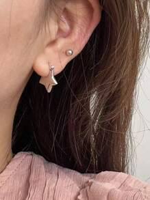 1 对银色五角星精致耳环，休闲欧美风格耳环，适合商务和办公室佩戴