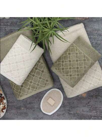 6-Piece Jacquard Velvet Towel Set – 2 Bath Towels (70*140 Cm) + 2 Hand Towels (50*90 Cm) + Accessories – Made In Türkiye