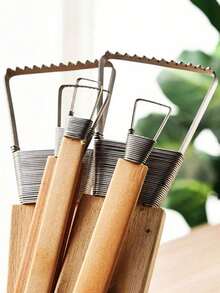 陶土刮刀工具，带加宽锯齿设计，塑料竹柄，陶瓷雕塑粘土纹理膏修改工具，木质材料，非电动使用，耐用金属结构和舒适握把竹柄 - 彩色 - 查看 3