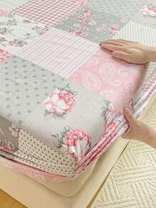 Bộ ga trải giường họa tiết hoa 4 món, bao gồm 1 ga trải giường có chun, 1 ga phủ và 2 vỏ gối, bảo vệ nệm (không bao gồm ruột gối). Bộ ga trải giường cao cấp, có các kích cỡ: Super King, King, Queen, Twin. Mềm mại và thoải mái, phù hợp cho phòng ngủ, bảo vệ nệm. Có thể giặt máy. - Nhiều màu - Xem 10