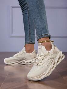 [尺码偏大半码] 1 双女士时尚纯色跑步鞋，透气防滑运动鞋，轻便舒适的户外运动鞋，柔软厚底增高厚底运动鞋，减震，网眼透气，一脚蹬袜子鞋，适合休闲、户外、上学、旅行、散步 - 米色 - 查看 5