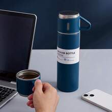 1 Stück 500ml/16,9oz Edelstahl Vakuumisolierte Wasserflasche Set (inklusive 2 zusätzliche Deckel) - Thermoisoliert, geeignet für heiße & kalte Getränke, ideal für Büro und Schule