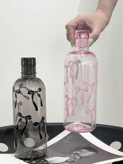 BENNY 750ml (25oz) 3D Bow Pattern Water Bottle, Water Bottle With Bow Design,Ins Style Outdoor Gradient Frosted Plastic Sports Bottle, Non-Slip Leak-Proof Fitness Water Bottle, Desert Travel Gym Bottle With Anti-Slip & Sandproof Design (Tropical Theme), Creative Portable Sports Bottle, Black And Pink Fashion Cup | Stylish All-Season Water Bottle Suitable For Office Use