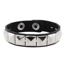 1Pc Women's PU Leather Cuff Bracelet - Punk Rivet Design, Adjustable Spiked Gothic Rock Style, Halloween Party Accessory & Gift