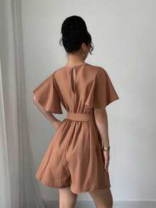 Pantalón mono liso para mujer, elegante vestido mono para mujer, combinación de elegancia y estilo informal, diseño con cuello en V, puños con volantes y corte en la cintura, ideal para fiestas, citas y uso diario. - Marrón - Ver 2